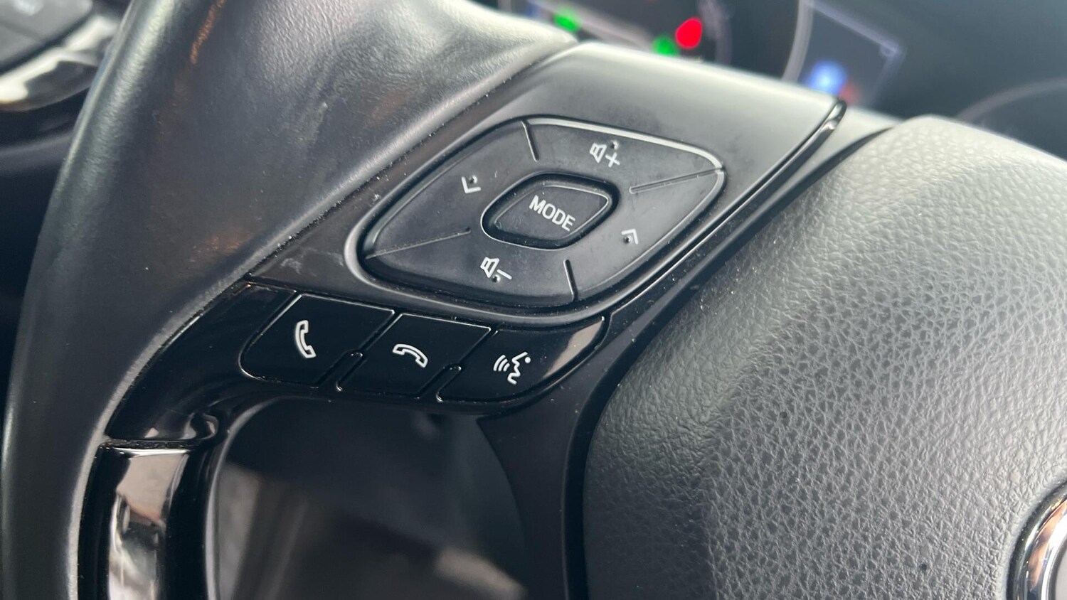 Used Toyota C-HR 2019 for sale - 77073981: Photo 41