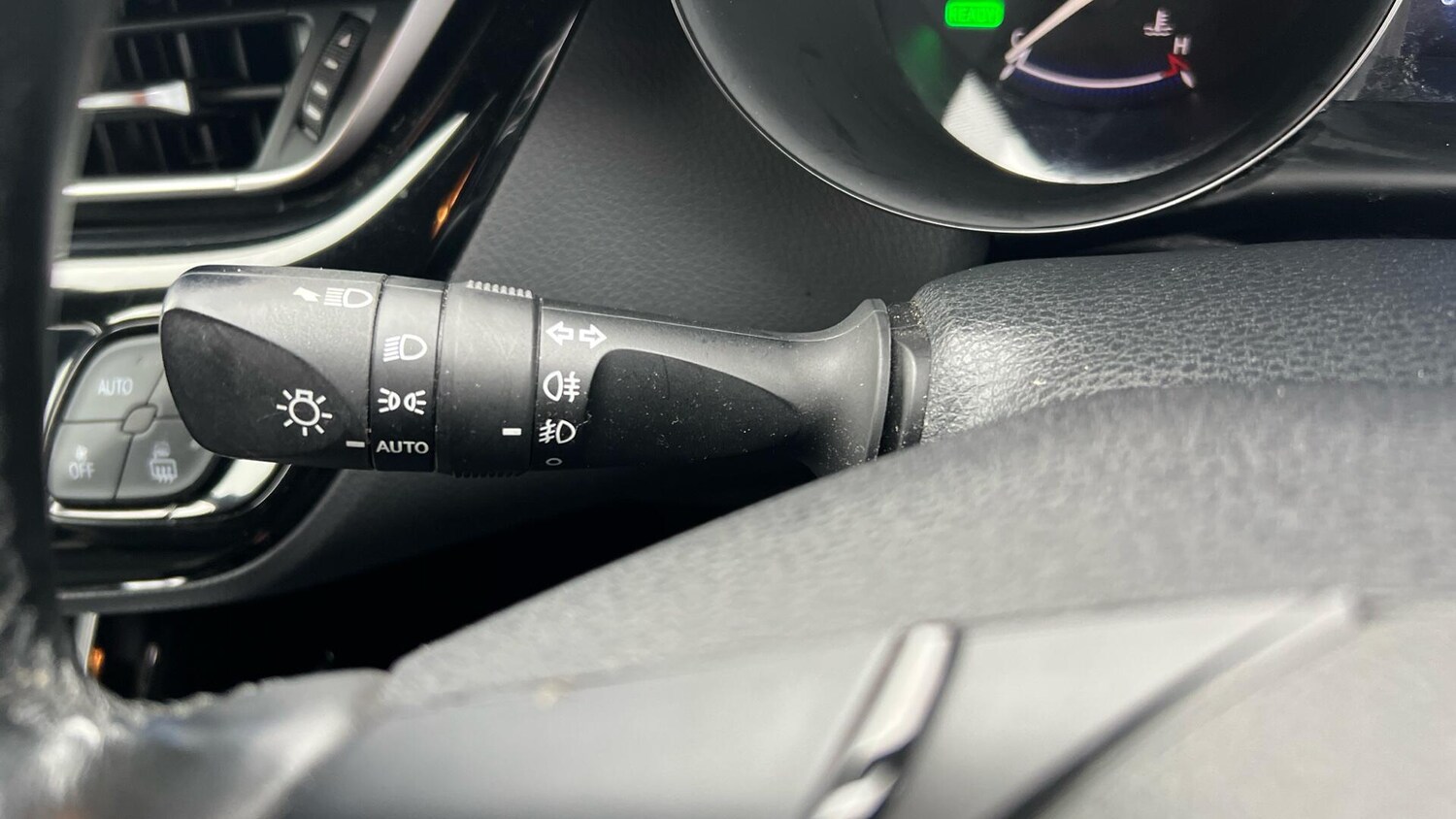 Used Toyota C-HR 2019 for sale - 77073981: Photo 43