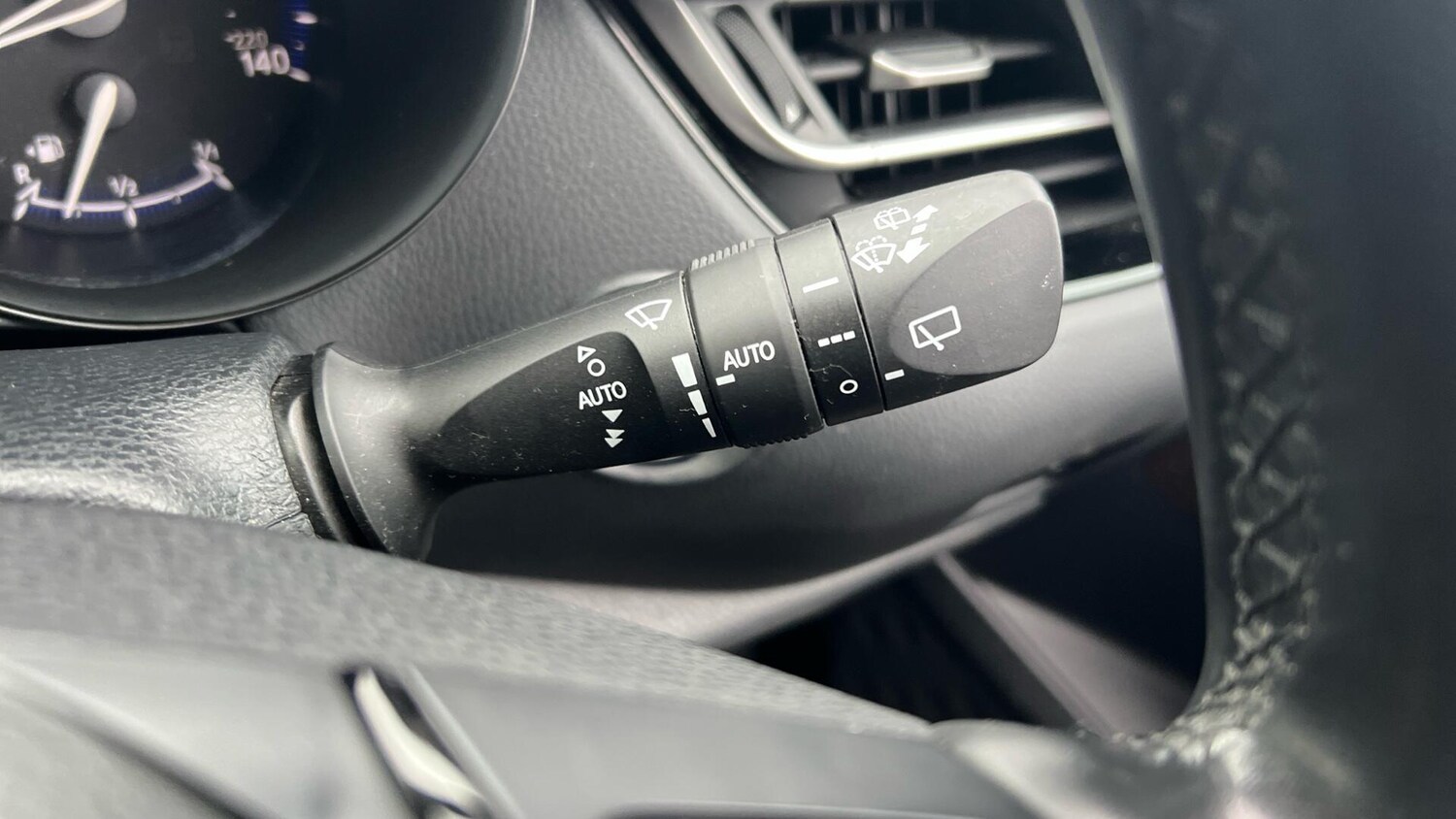 Used Toyota C-HR 2019 for sale - 77073981: Photo 44