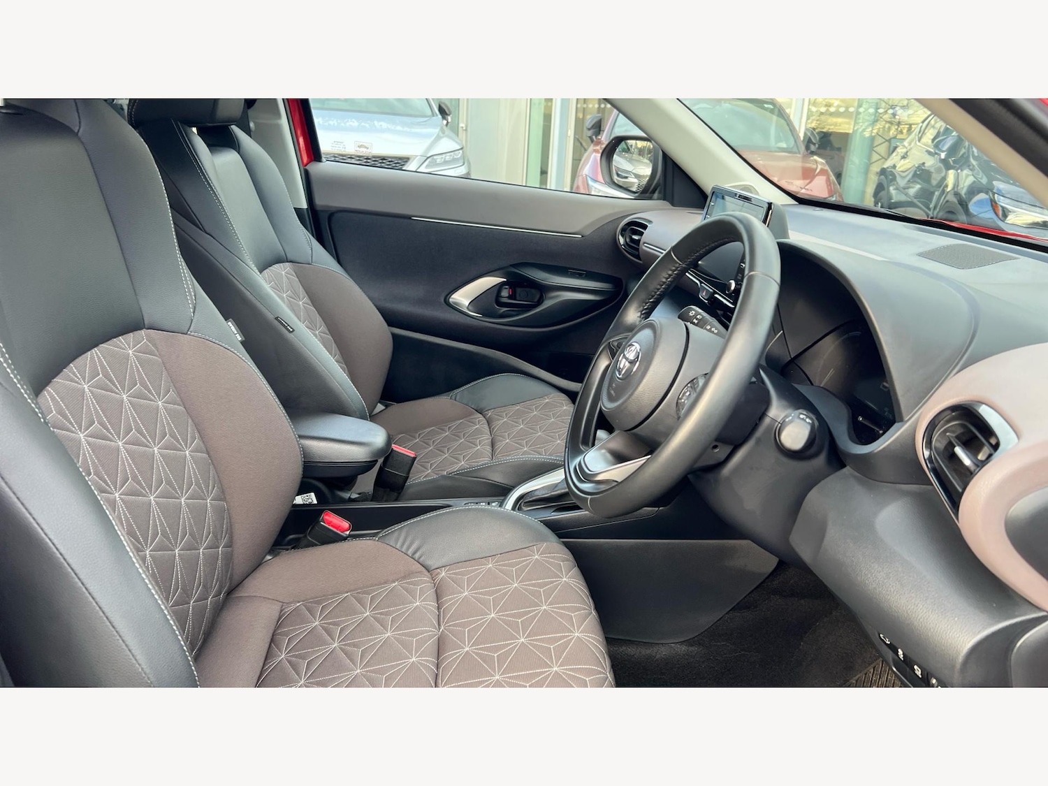 Used Toyota Yaris Cross 2022 for sale - 76865439: Photo 13