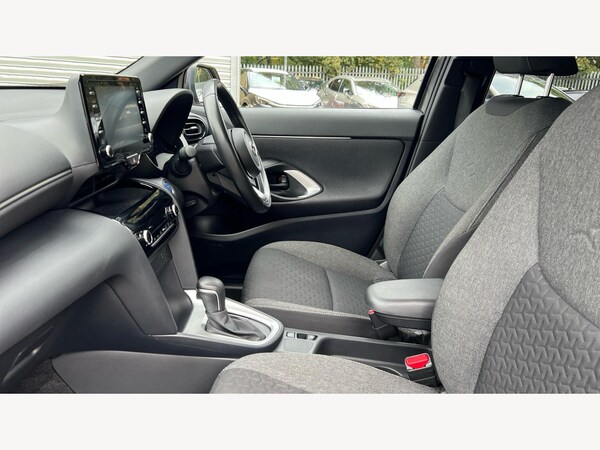 Used Toyota Yaris Cross 2022 for sale - 76326832: Photo 12