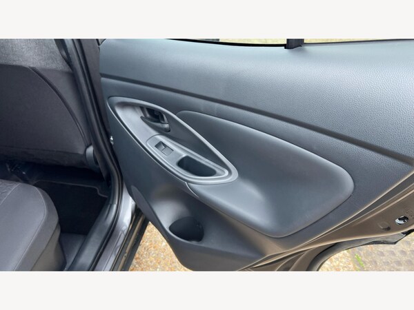 Used Toyota Yaris Cross 2022 for sale - 76326832: Photo 32