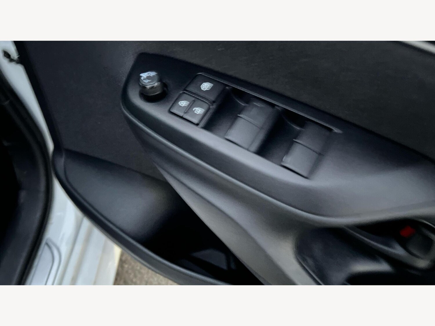 Used Toyota Yaris 2022 for sale - 77074800: Photo 30