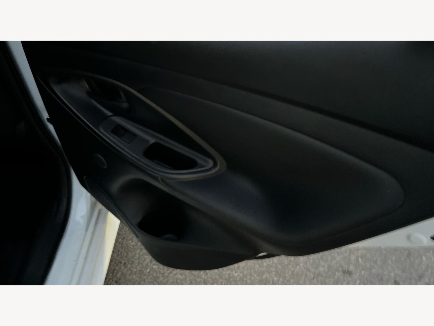 Used Toyota Yaris 2022 for sale - 77074800: Photo 32