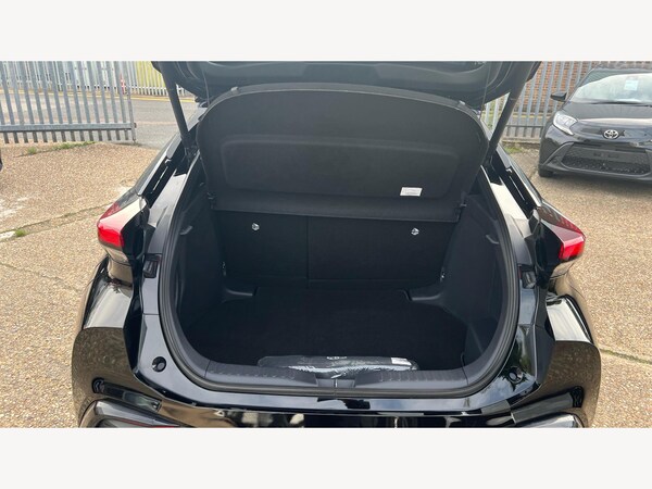 Used Toyota C-HR 2024 for sale - 76239836: Photo 16
