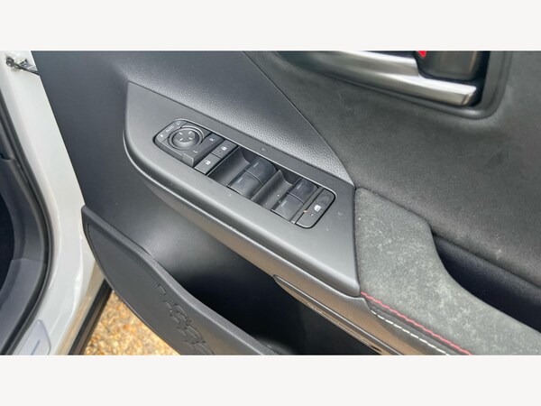 Used Toyota C-HR 2024 for sale - 76239836: Photo 30