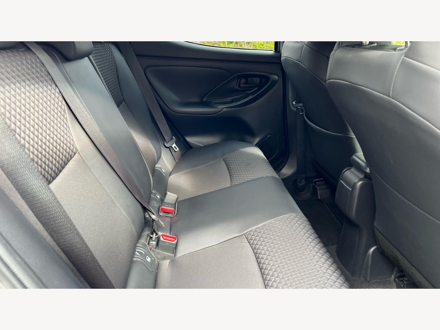 Used Toyota Yaris for sale - 77925505: Photo 14