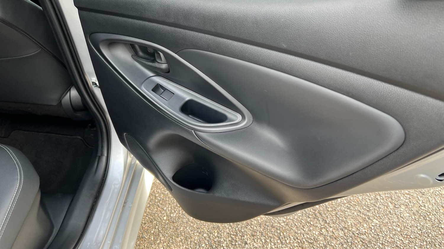 Used Toyota Yaris for sale - 77925505: Photo 32