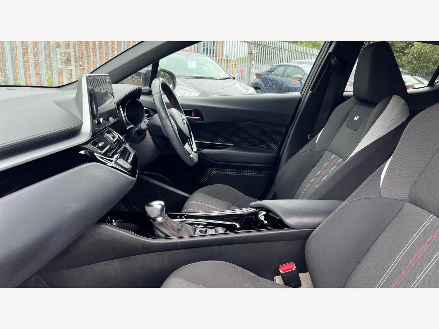 Used Toyota C-HR 2023 for sale - 76988459: Photo 12