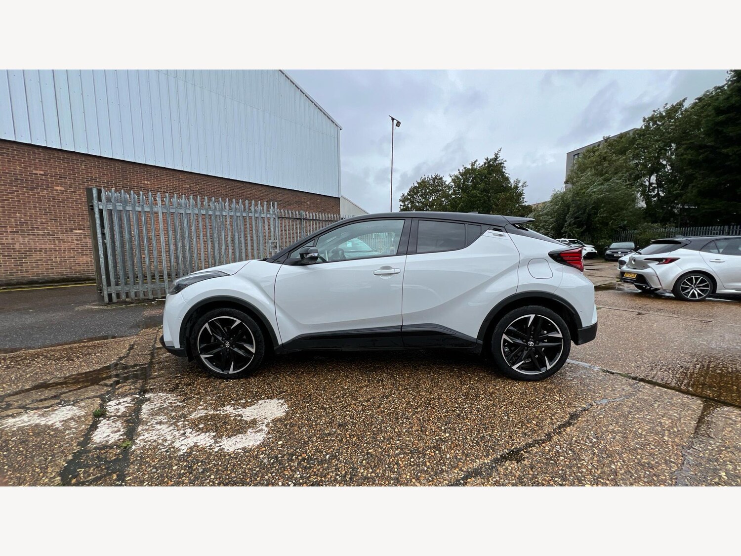 Used Toyota C-HR 2023 for sale - 76988459: Photo 19