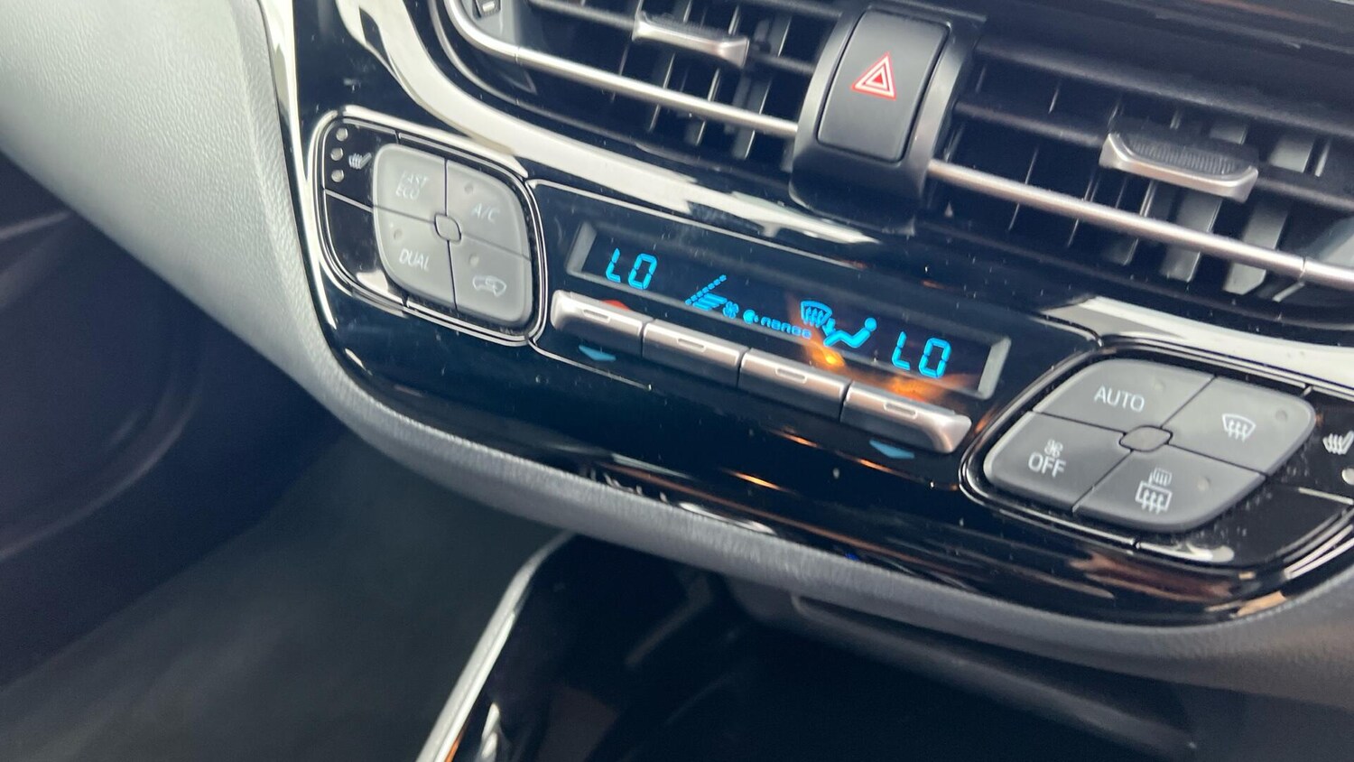 Used Toyota C-HR 2023 for sale - 76988459: Photo 37