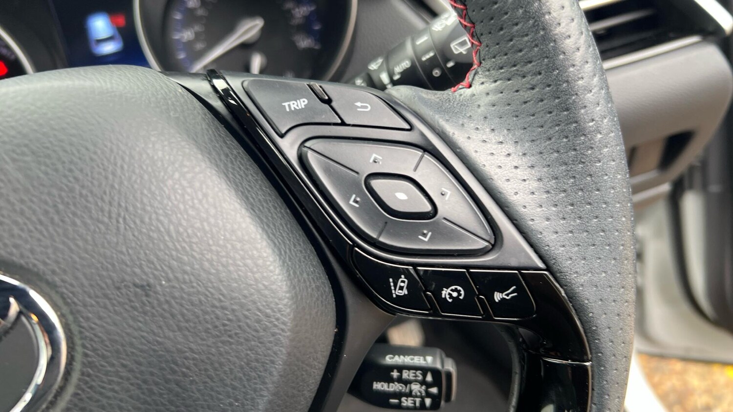 Used Toyota C-HR 2023 for sale - 76988459: Photo 41