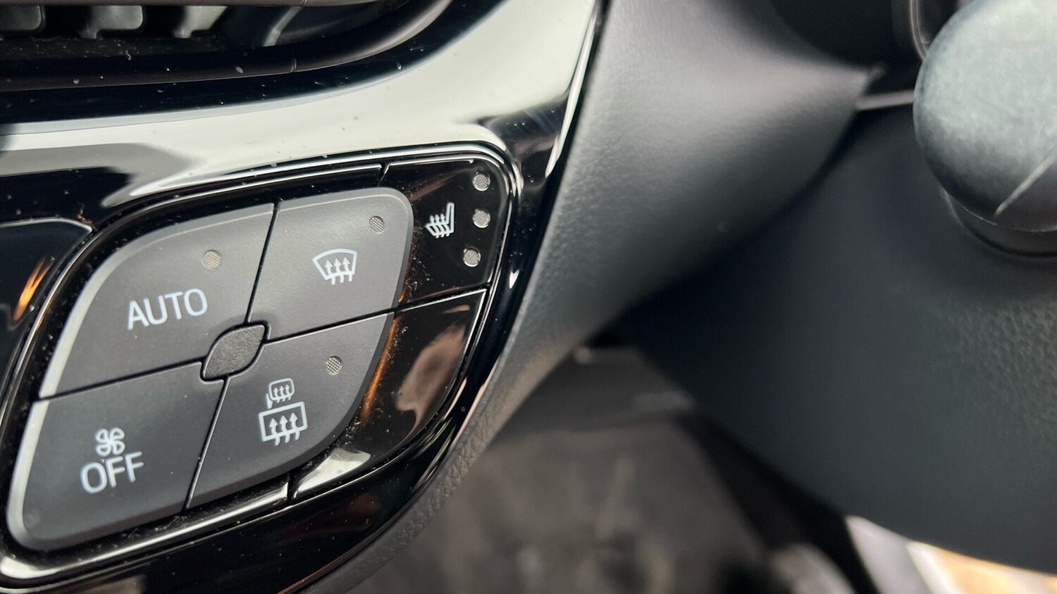 Used Toyota C-HR 2023 for sale - 76988459: Photo 49