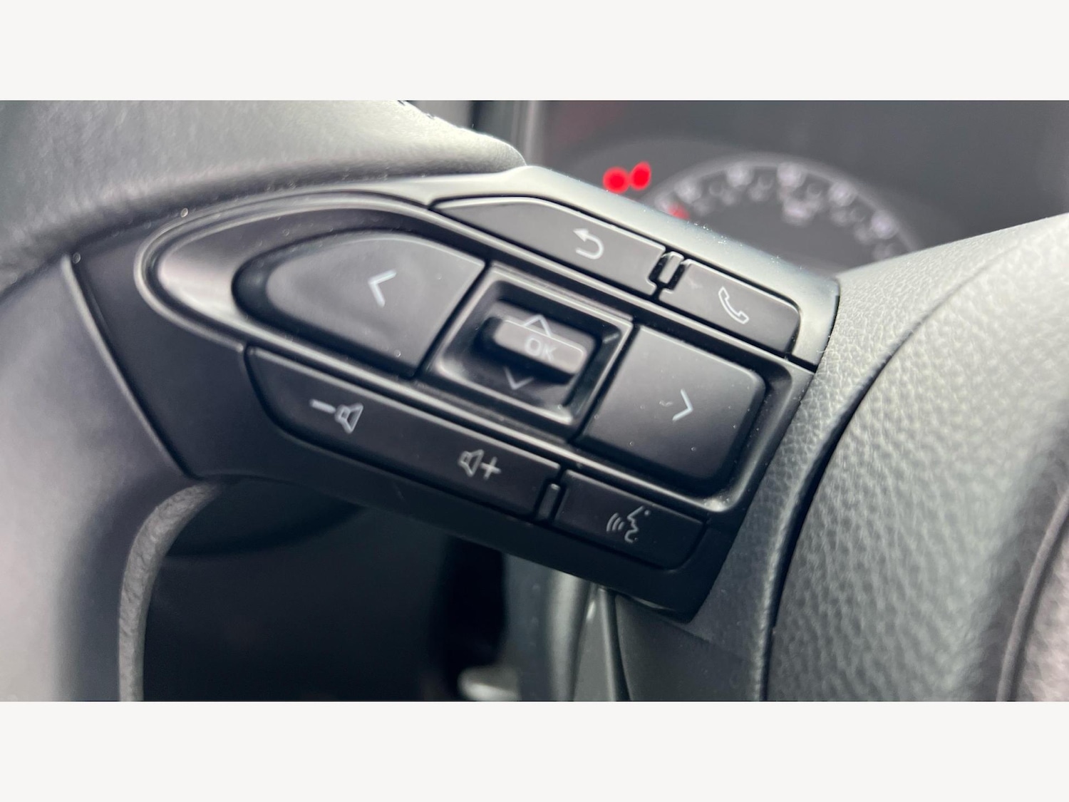 Used Toyota Aygo X 2023 for sale - 76175353: Photo 38