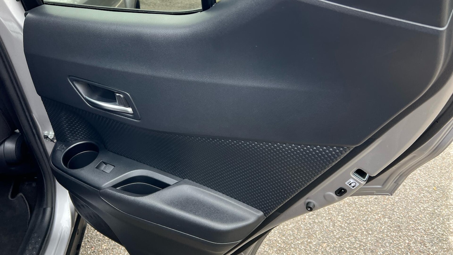 Used Toyota C-HR 2020 for sale - 77925797: Photo 32