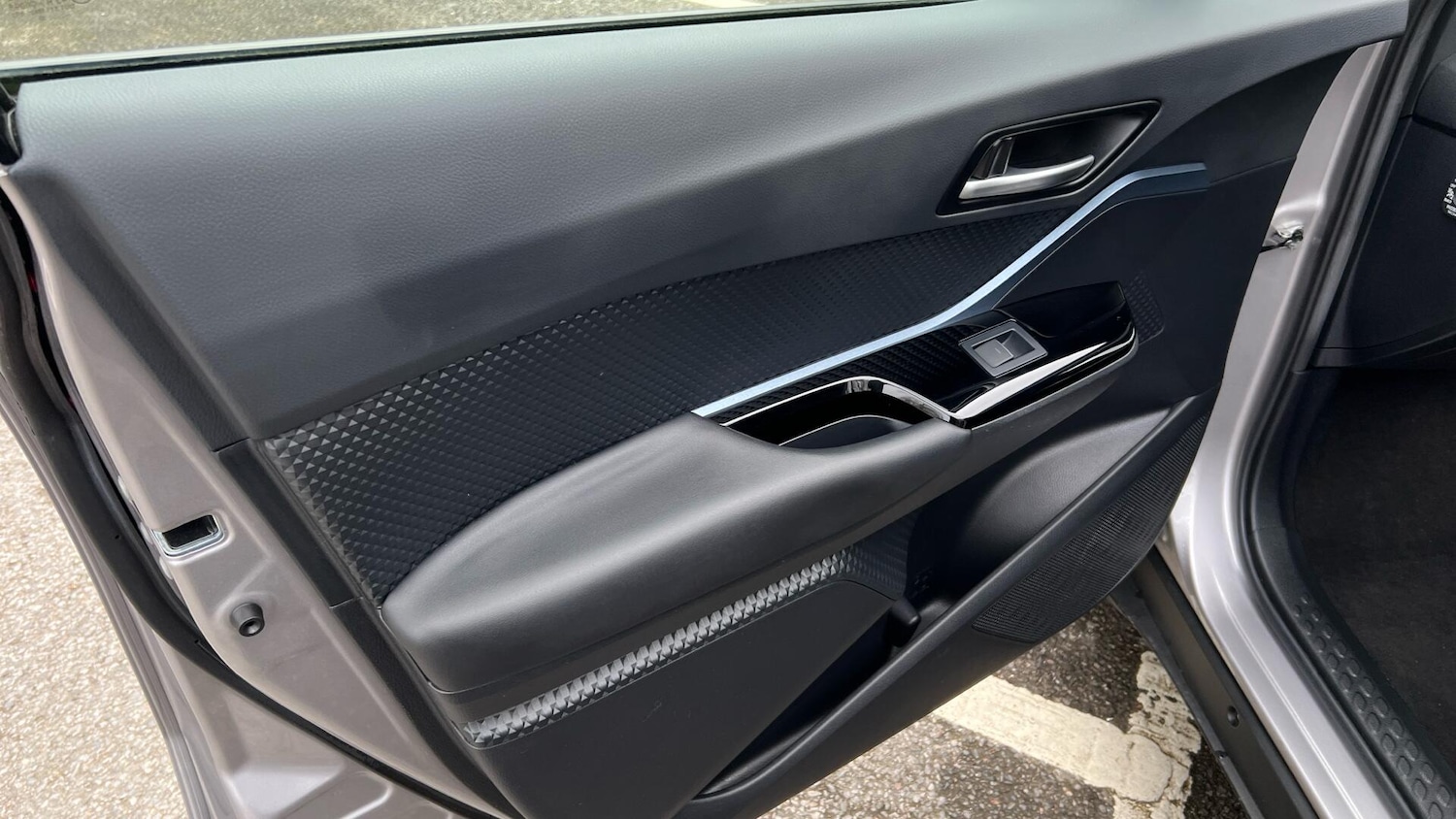 Used Toyota C-HR 2020 for sale - 77925797: Photo 34