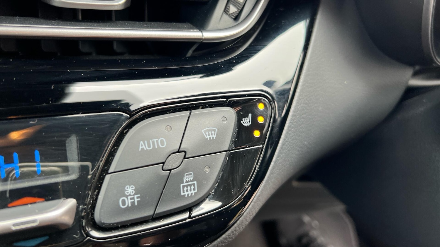 Used Toyota C-HR 2020 for sale - 77925797: Photo 37