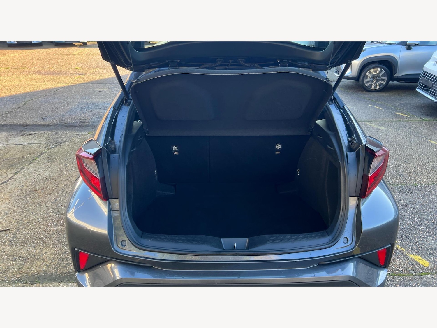 Used Toyota C-HR 2020 for sale - 77237919: Photo 16