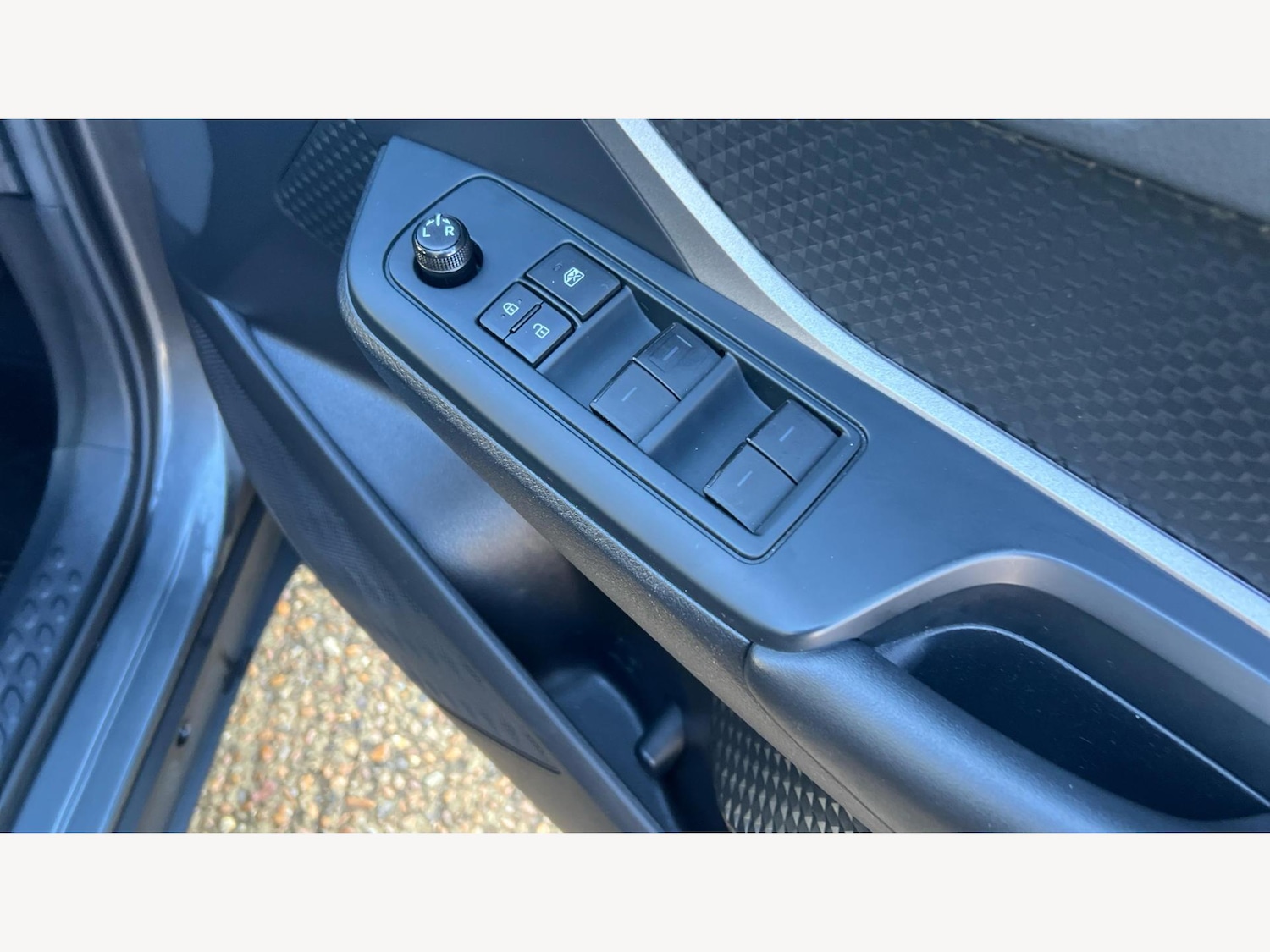 Used Toyota C-HR 2020 for sale - 77237919: Photo 30