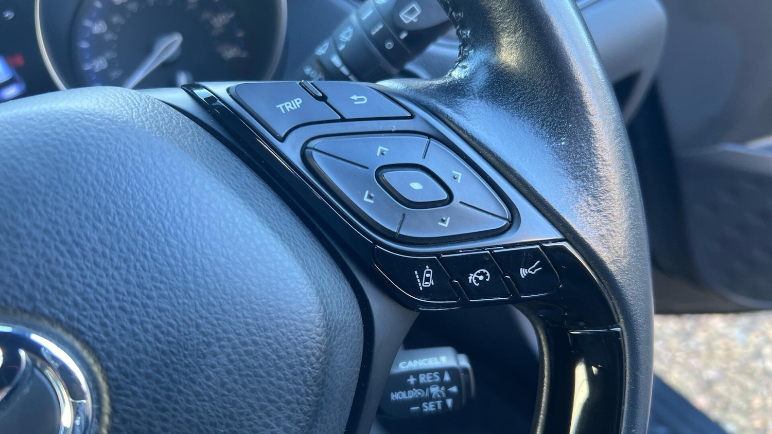 Used Toyota C-HR 2020 for sale - 77237919: Photo 40