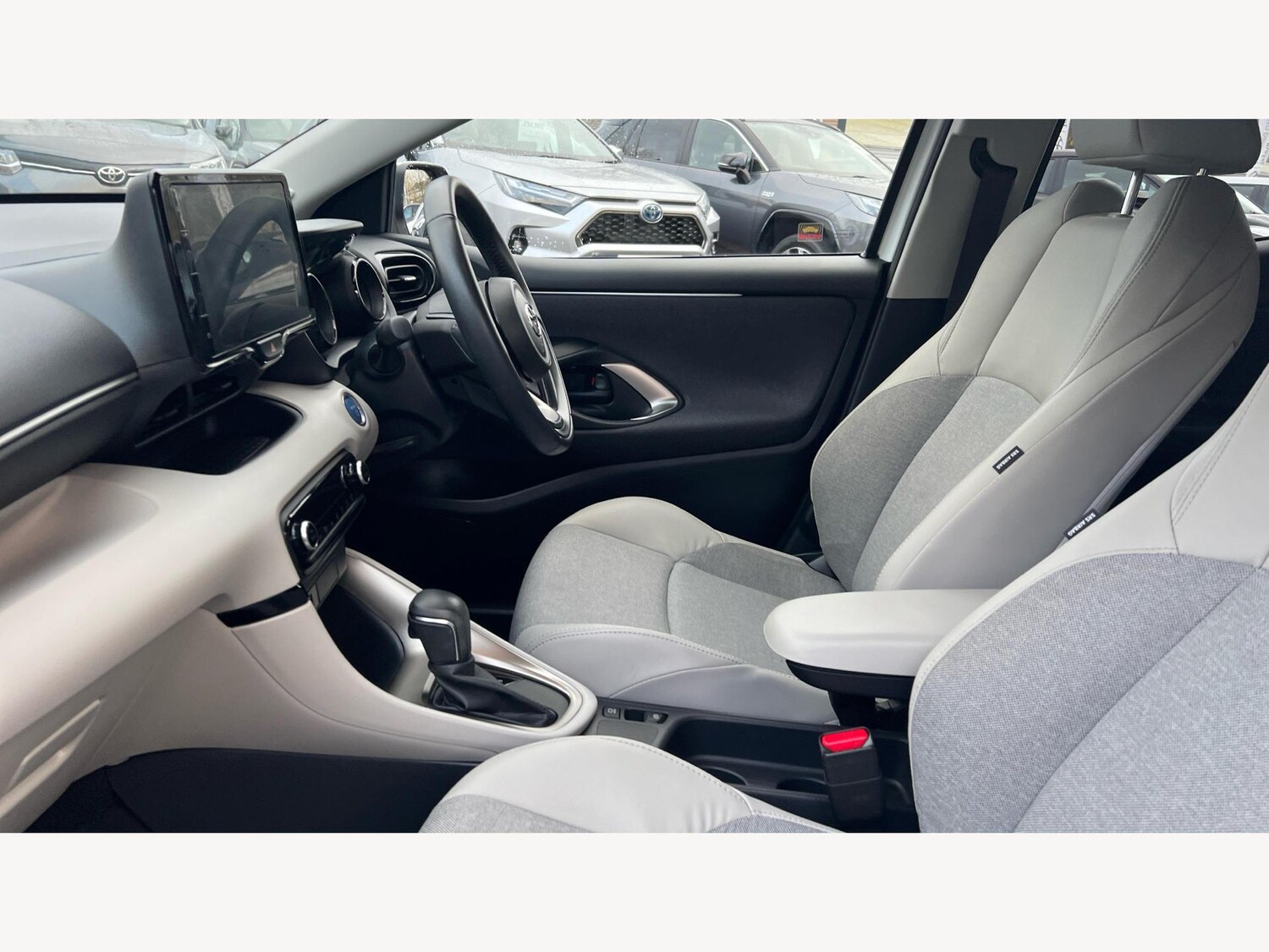 Used Toyota Yaris 2024 for sale - 77074163: Photo 12