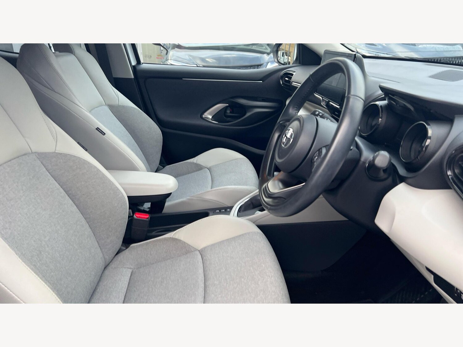 Used Toyota Yaris 2024 for sale - 77074163: Photo 13