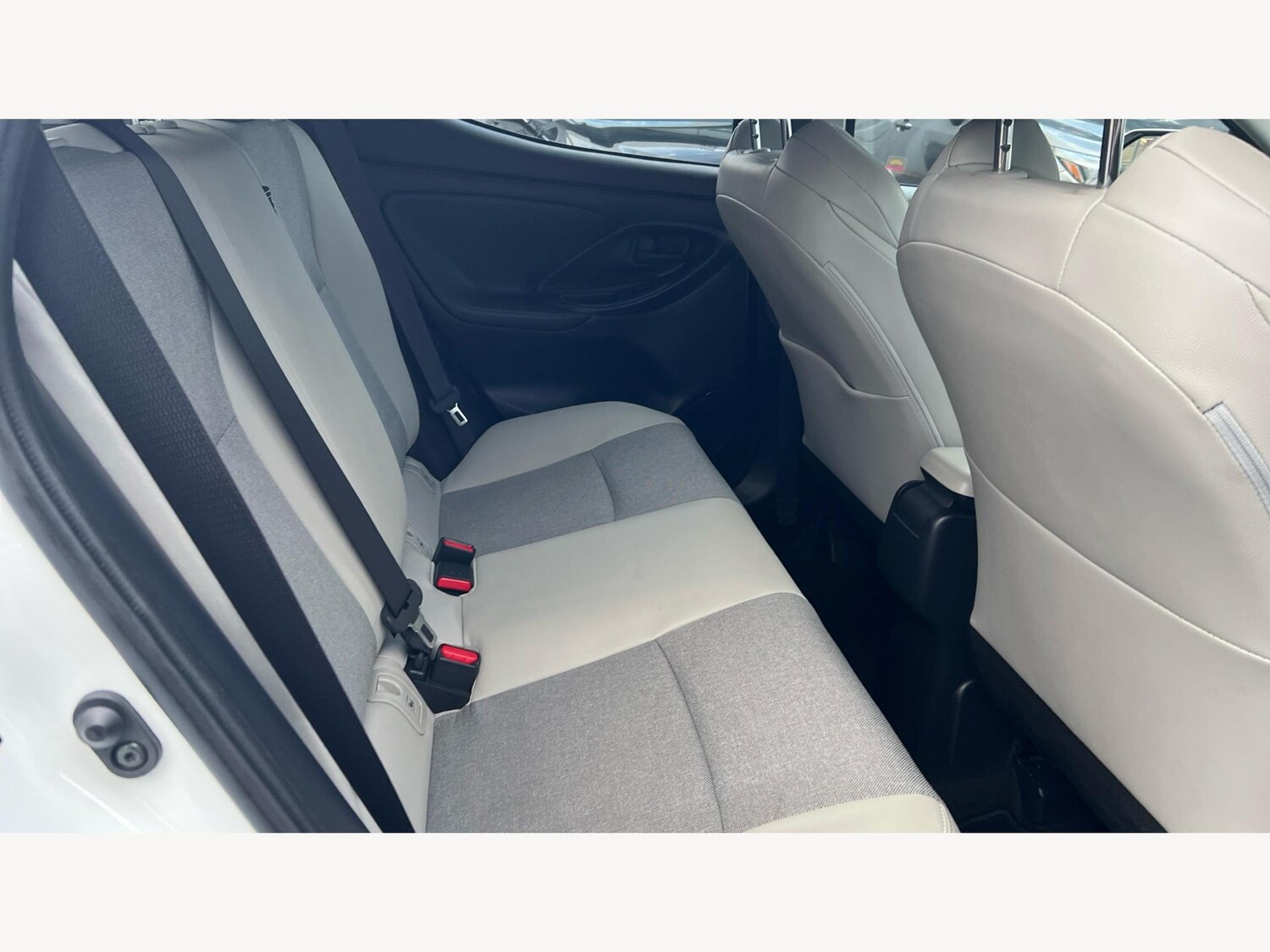 Used Toyota Yaris 2024 for sale - 77074163: Photo 14