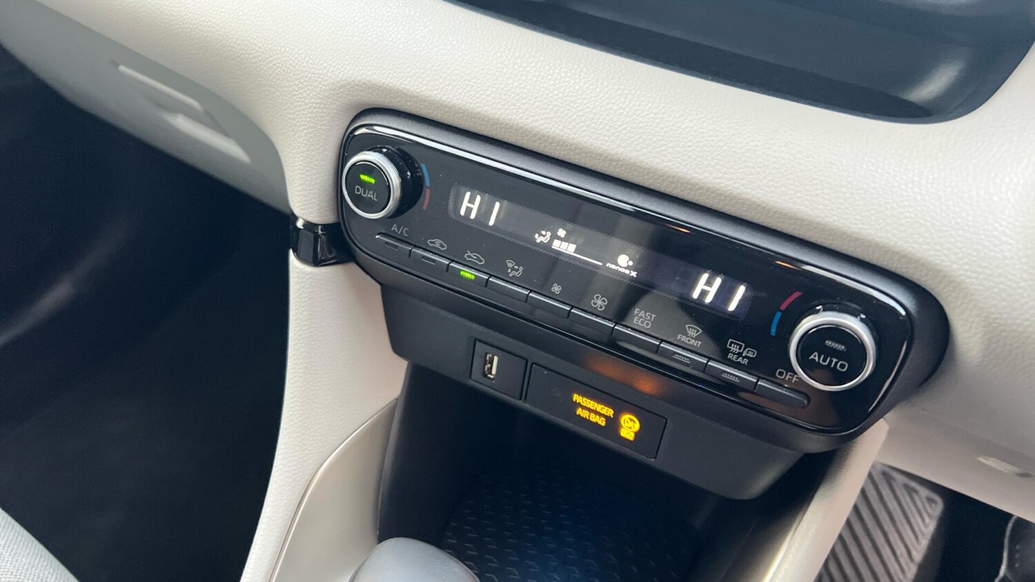 Used Toyota Yaris 2024 for sale - 77074163: Photo 37