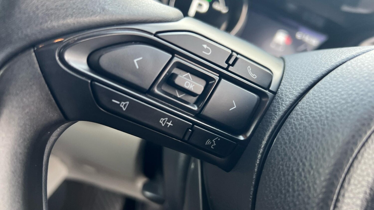 Used Toyota Yaris 2024 for sale - 77074163: Photo 40