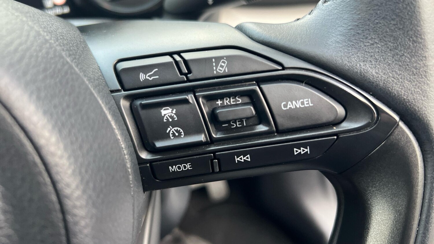 Used Toyota Yaris 2024 for sale - 77074163: Photo 41