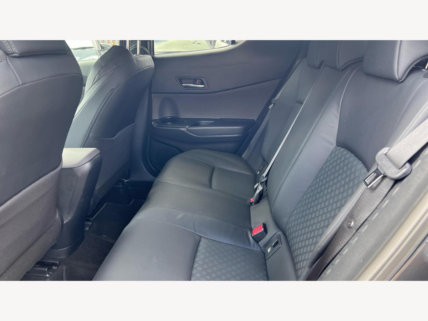 Used Toyota C-HR 2023 for sale - 76801009: Photo 15