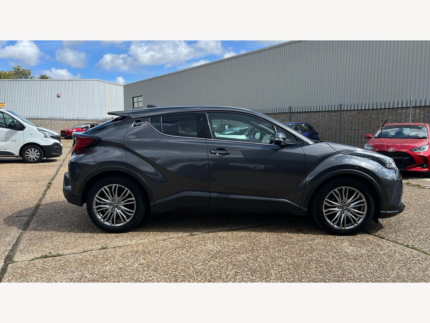 Used Toyota C-HR 2023 for sale - 76801009: Photo 18