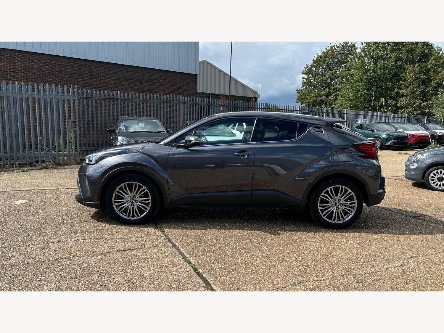 Used Toyota C-HR 2023 for sale - 76801009: Photo 19