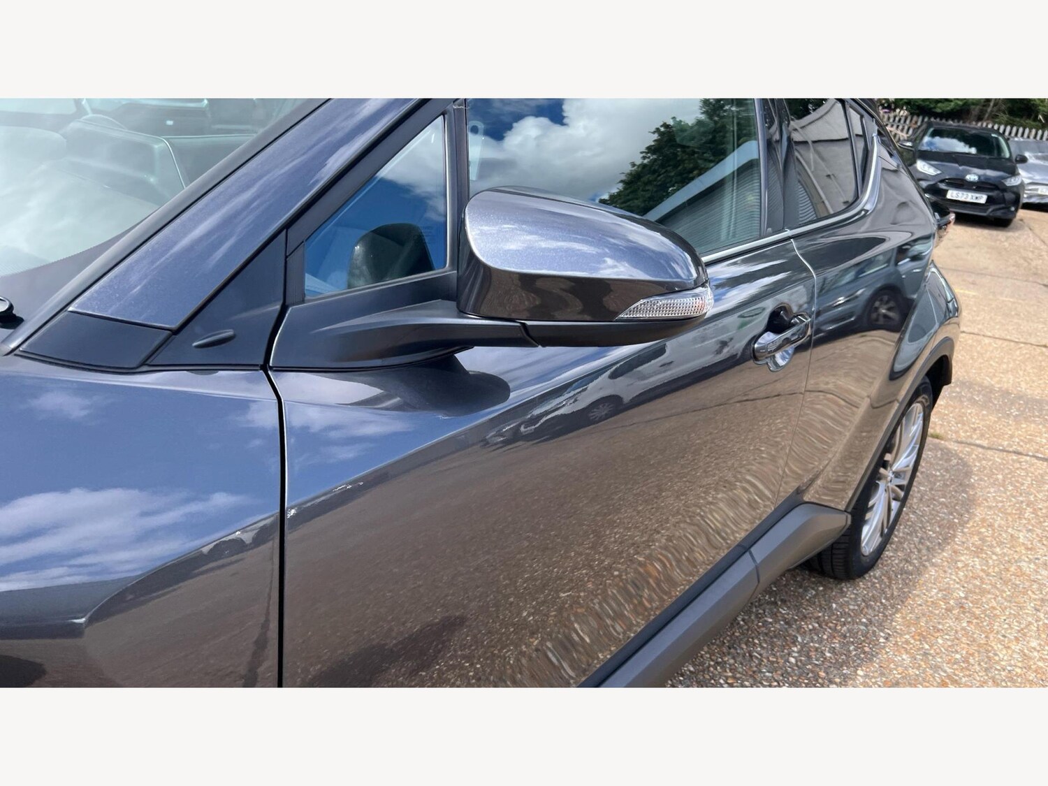 Used Toyota C-HR 2023 for sale - 76801009: Photo 23