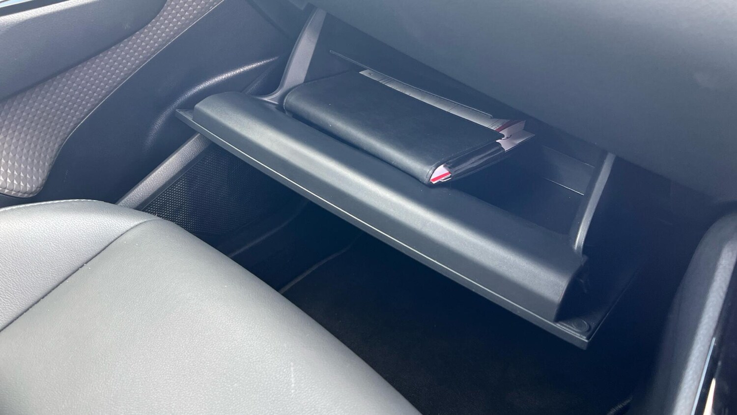 Used Toyota C-HR 2023 for sale - 76801009: Photo 35