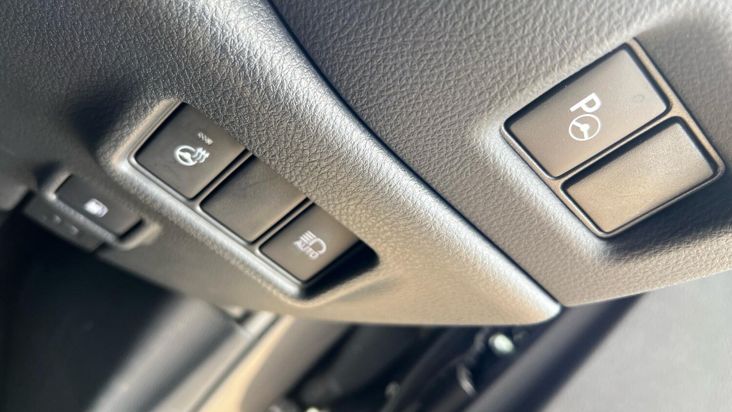 Used Toyota C-HR 2023 for sale - 76801009: Photo 43