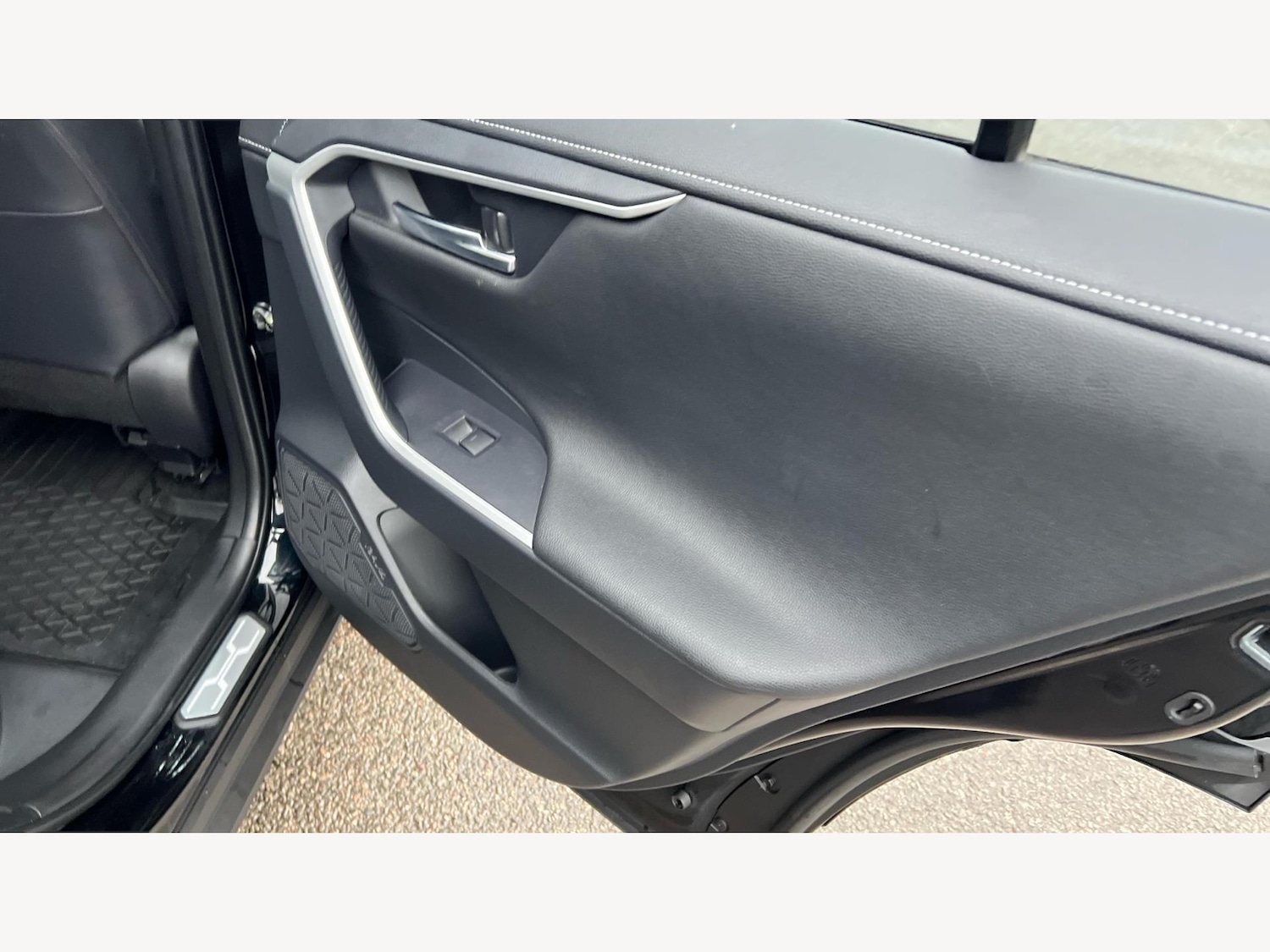 Used Toyota RAV4 2022 for sale - 76549567: Photo 32