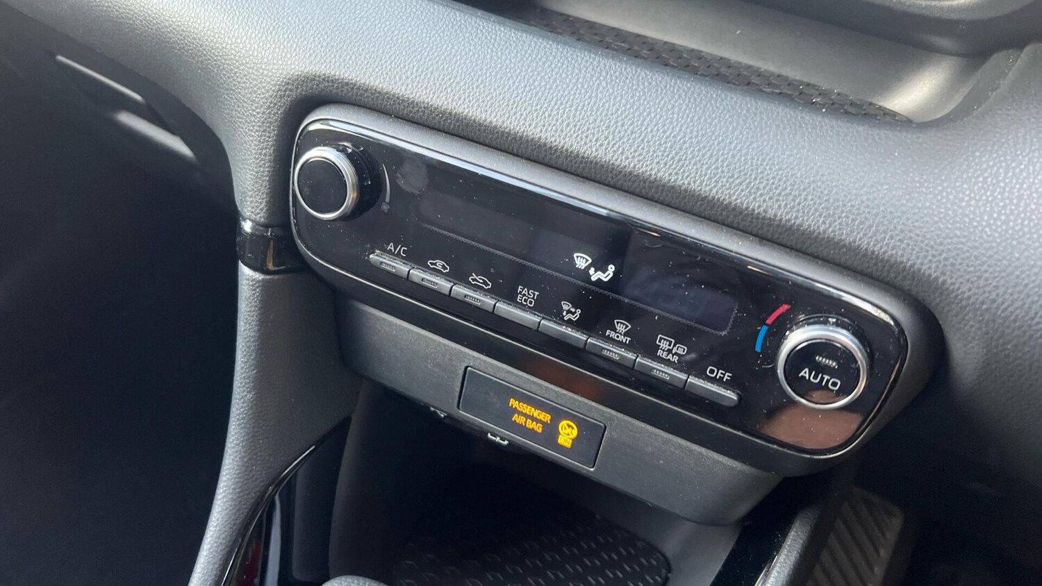 Used Toyota Yaris 2024 for sale - 76456916: Photo 37