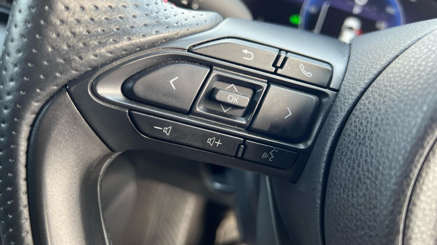 Used Toyota Yaris 2024 for sale - 77523782: Photo 37