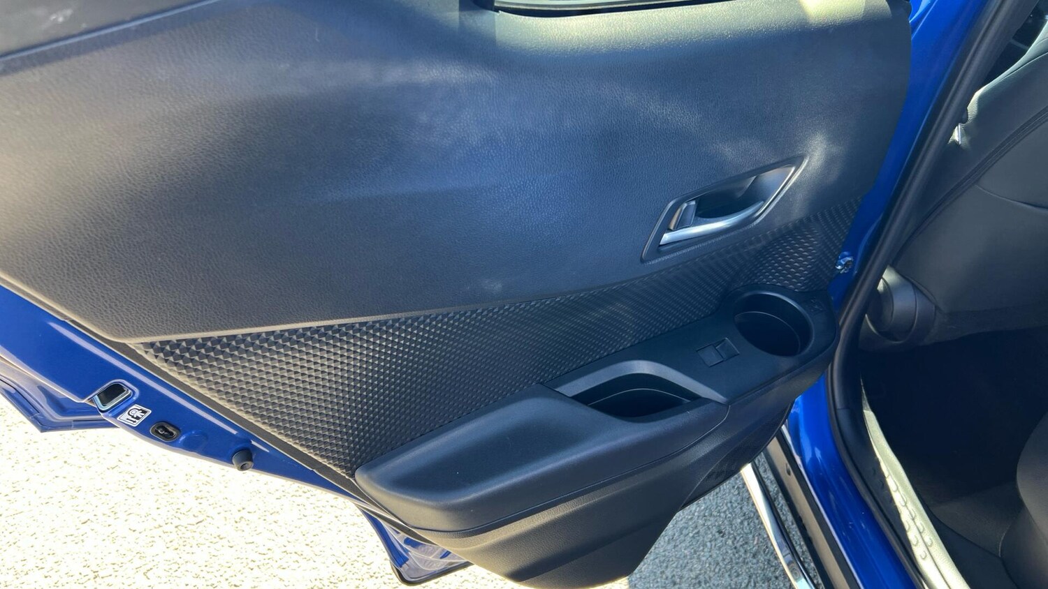 Used Toyota C-HR for sale - 78006674: Photo 34