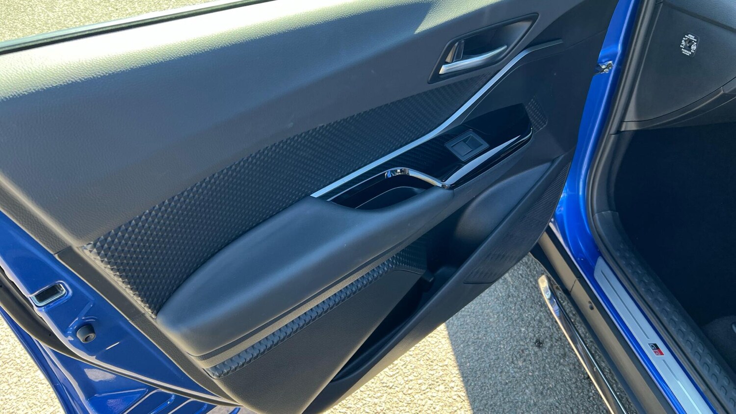 Used Toyota C-HR for sale - 78006674: Photo 35