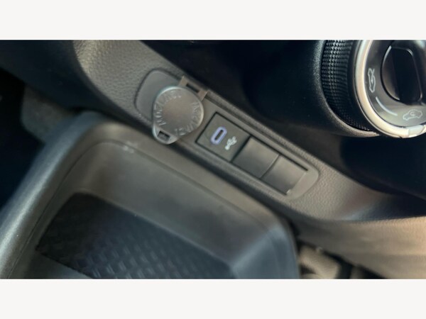 Used Toyota Aygo X 2024 for sale - 76270853: Photo 38