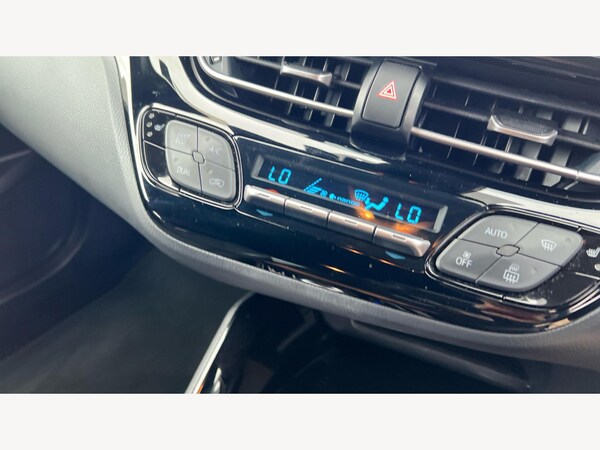 Used Toyota C-HR 2023 for sale - 75789442: Photo 37