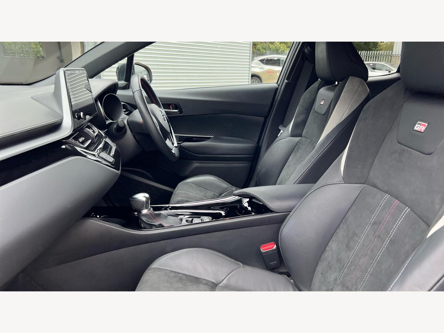 Used Toyota C-HR 2023 for sale - 76260218: Photo 12