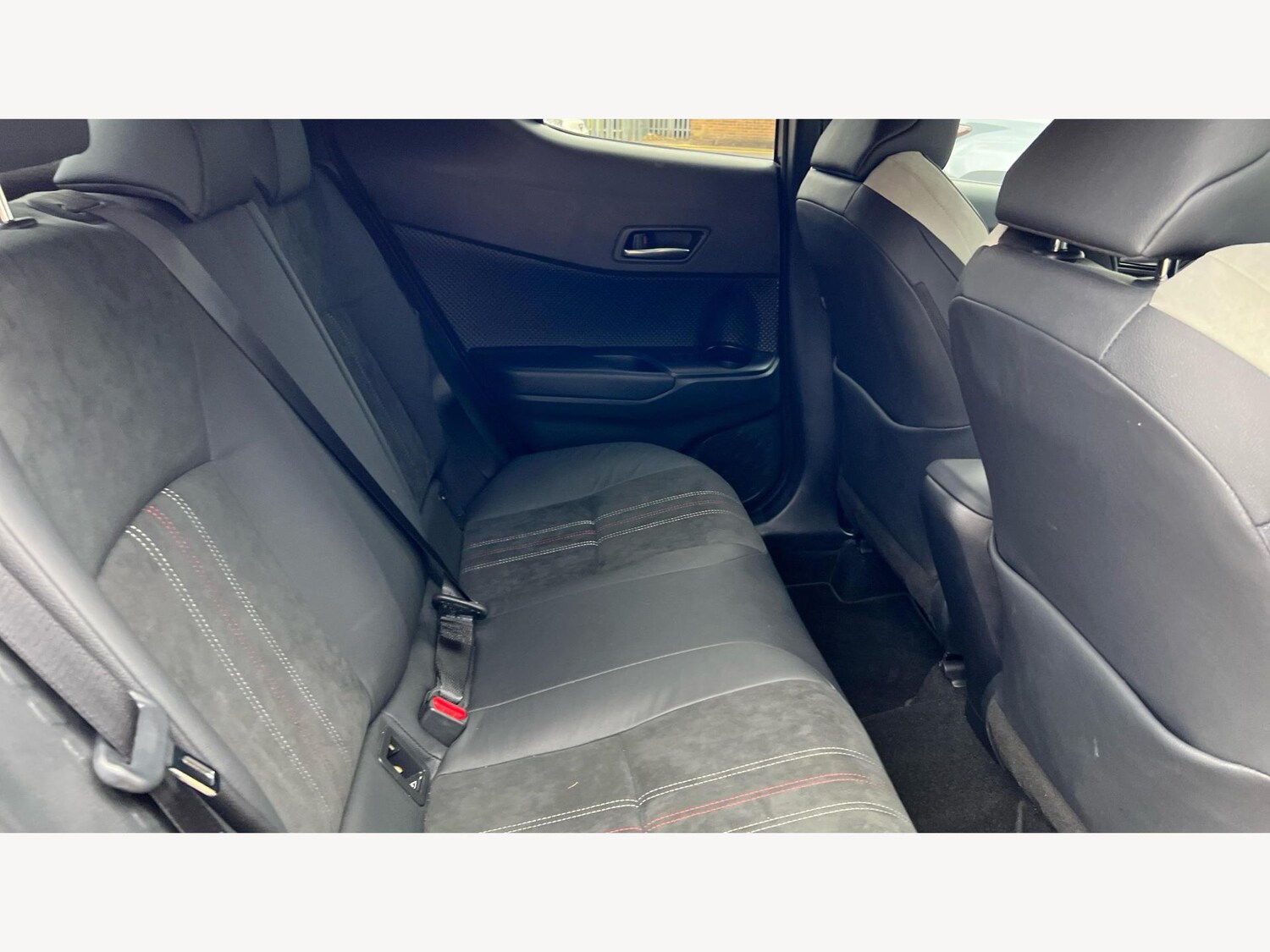 Used Toyota C-HR 2023 for sale - 76260218: Photo 14