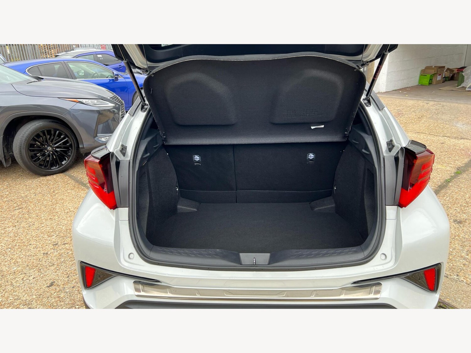 Used Toyota C-HR 2023 for sale - 76260218: Photo 16