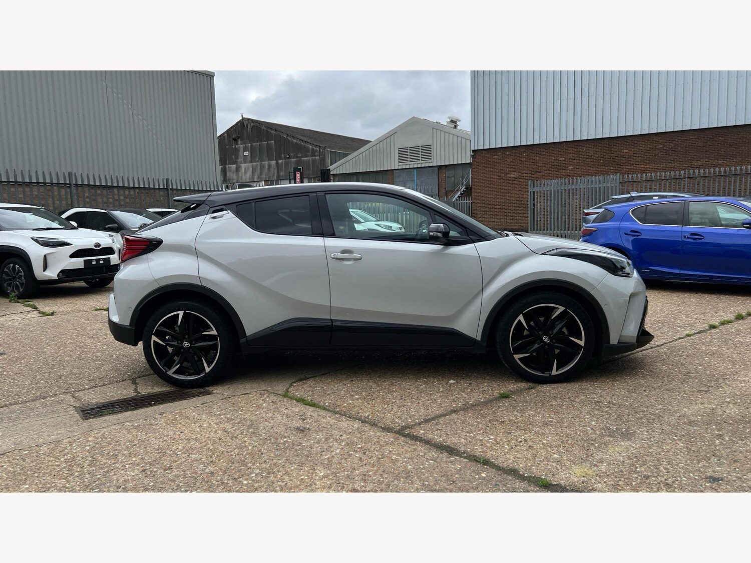Used Toyota C-HR 2023 for sale - 76260218: Photo 18