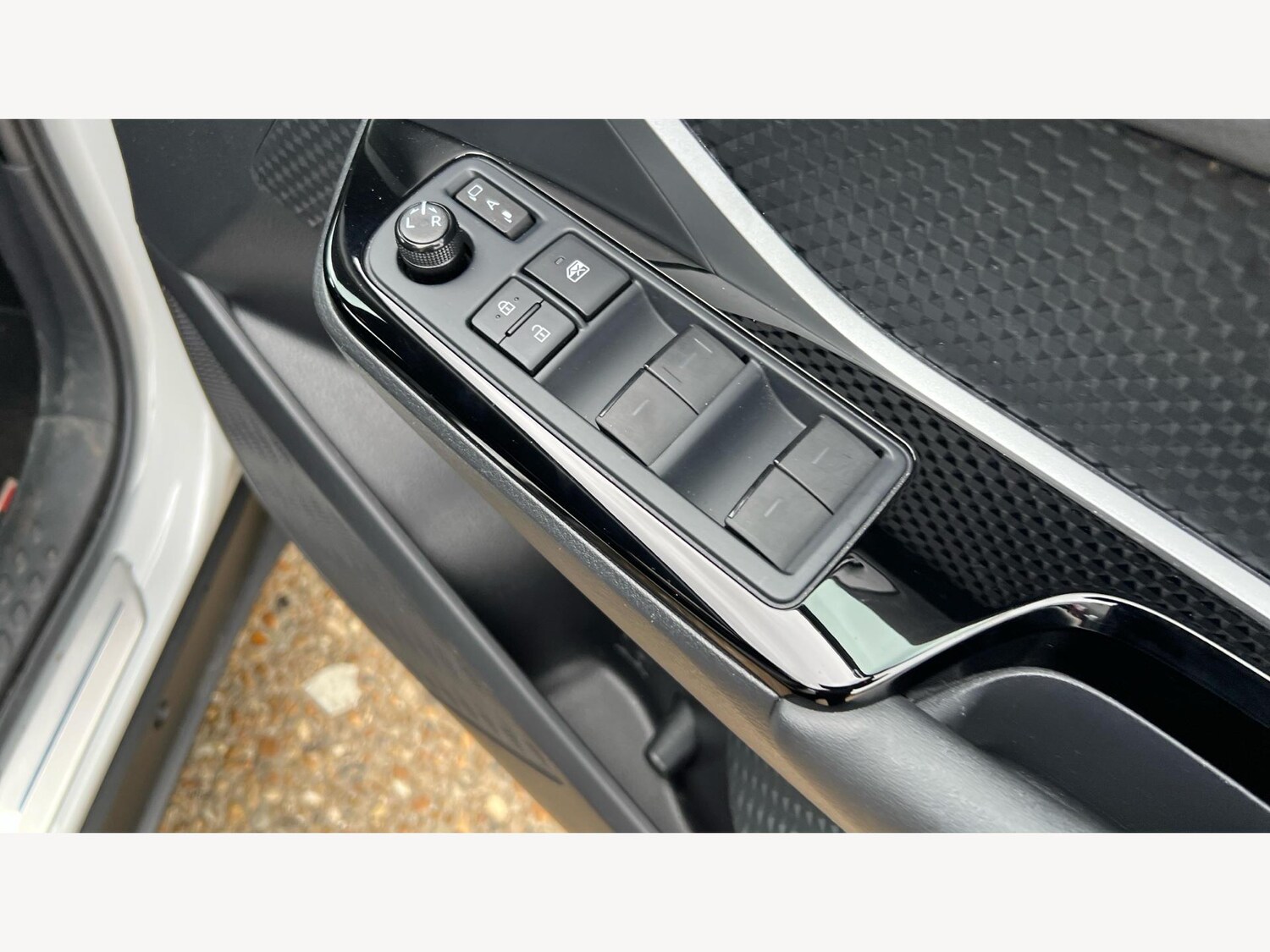 Used Toyota C-HR 2023 for sale - 76260218: Photo 30