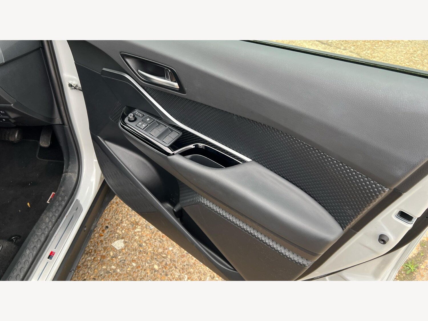 Used Toyota C-HR 2023 for sale - 76260218: Photo 31