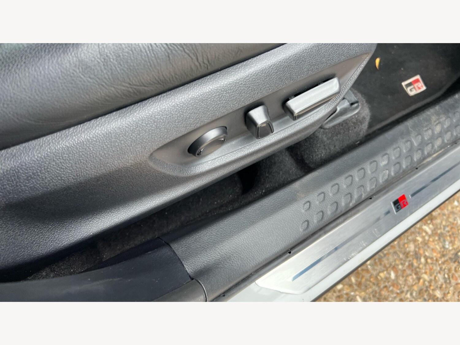 Used Toyota C-HR 2023 for sale - 76260218: Photo 32